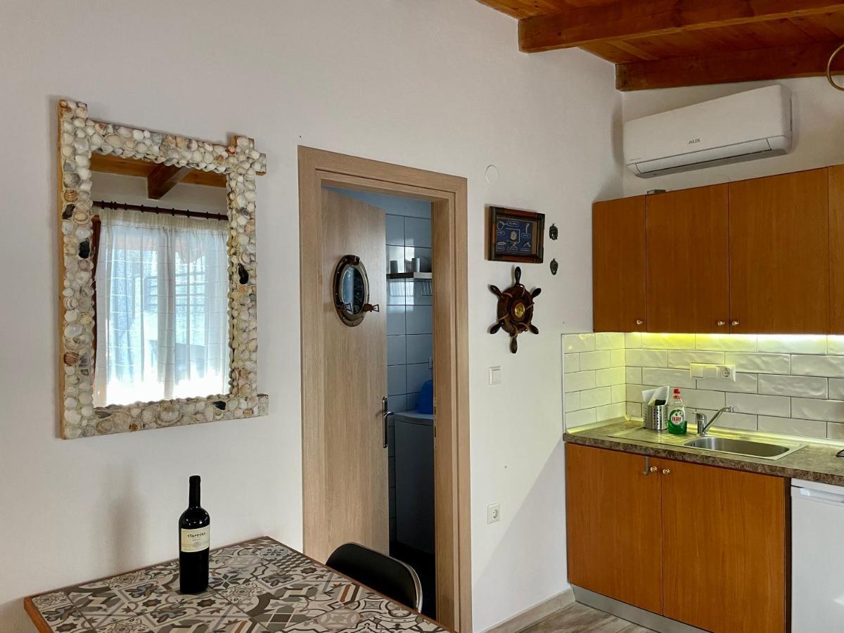Waterfront Studio Nea Iraklitsa Apartment ภายนอก รูปภาพ